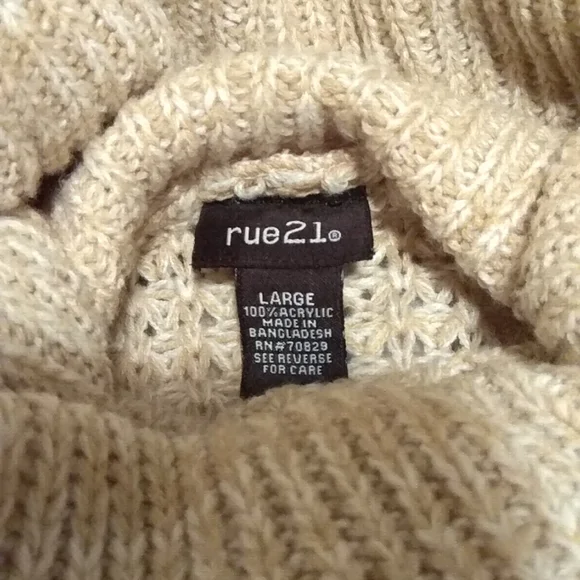 60. Rue 21 Sweater Large - Picture 4 of 4